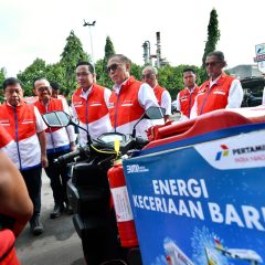 Menteri ESDM dan Dirut Pertamina Tinjau Terminal BBM dan LPG di Banten, Pastikan Pasokan Energi Jelang Natal dan Tahun Baru Aman