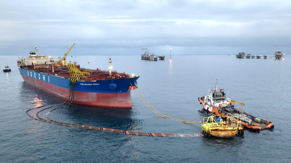 Arjuna Prima, Kapal “Raksasa” Penampung Minyak Milik Pertamina Mulai Beroperasi di Laut Jawa
