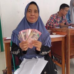 Bumi Siak Pusako Bayarkan Dana Kompensasi Survei Seismik 2D Kepada Ratusan Petani di Mukti Jaya Rokan Hilir Riau