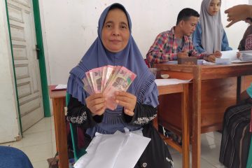 Bumi Siak Pusako Bayarkan Dana Kompensasi Survei Seismik 2D Kepada Ratusan Petani di Mukti Jaya Rokan Hilir Riau