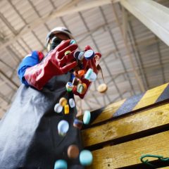 Grup MIND ID Ubah Sampah Plastik Jadi Solusi Hijau di Fasilitas Nursery