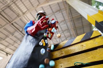 Grup MIND ID Ubah Sampah Plastik Jadi Solusi Hijau di Fasilitas Nursery