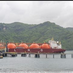 MT Lady Eva: Kapal Raksasa yang Membawa Sumber Energi Bersih ke Tambang AMMAN