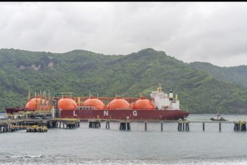 MT Lady Eva: Kapal Raksasa yang Membawa Sumber Energi Bersih ke Tambang AMMAN