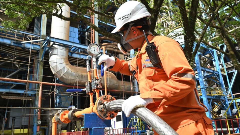 PLN Indonesia Power Sukses Uji Coba Gunakan Green Ammonia pada PLTU