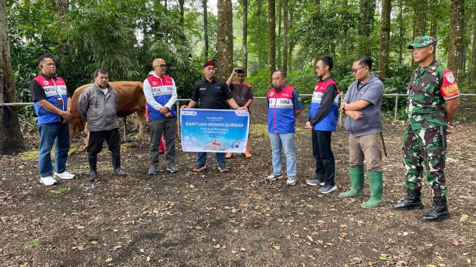 Hadirkan Semangat Berbagi, Pertamina NRE Group Bagikan   Hewan Qurban Untuk Masyarakat