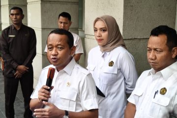 Tidak Hanya Satu, Bahlil Sebut Ada Lima Izin Tambang Nikel di Wilayah Raja Ampat