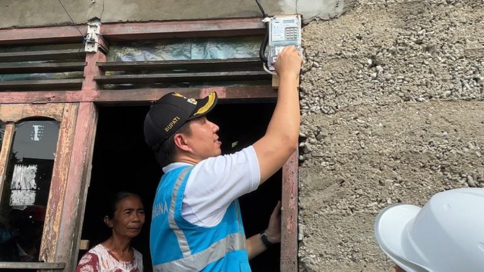 Listrik Tenaga Matahari Terangi Pulau-Pulau di Sangihe
