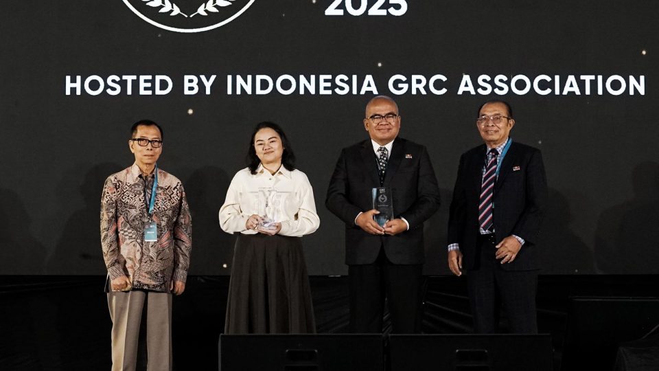 Komisaris Utama PGN Sabet Penghargaan GRC Lifetime Achievement Award 2025