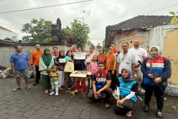 Selain Jaga Keandalan Pasokan Listrik, PLN IP Bergerak Bantu Masyarakat Terdampak Banjir Bali