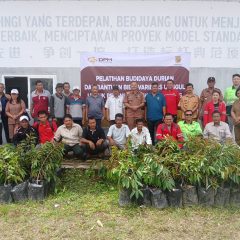 Perkuat Ekonomi Lokal, Dairi Prima Mineral Berikan Pelatihan Budidaya Durian dan Bantuan Bibit untuk Petani