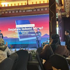 Santri Luncurkan Buku Migas