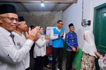 Gotong Royong Sambung Listrik Demi Nyalakan Harapan