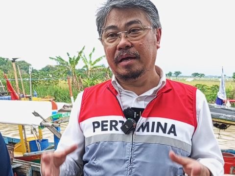 Pertamina NRE Gandeng Koperasi Merah Putih Bangun Instalasi PLTS Desa Nelayan di Sumatera