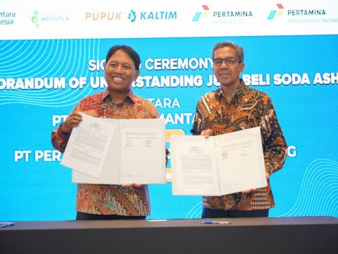 Pupuk Kaltim & Pertamina Petrochemical Trading Teken MoU Jual-Beli Soda Ash