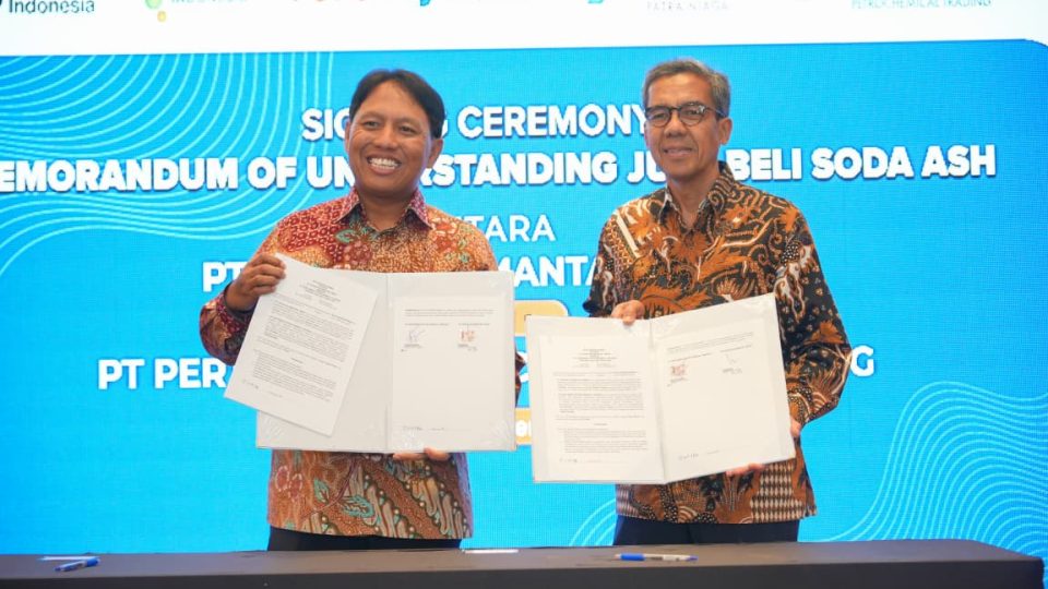 Pupuk Kaltim & Pertamina Petrochemical Trading Teken MoU Jual-Beli Soda Ash