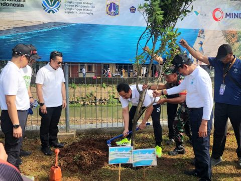 Komitmen Jaga Lingkungan, Grup MIND ID Dukung Konservasi Sungai Cipinang