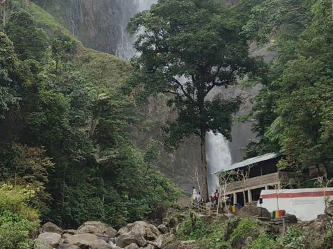Menuai Berkah Bersama Energi Hijau di Air Terjun Ponot