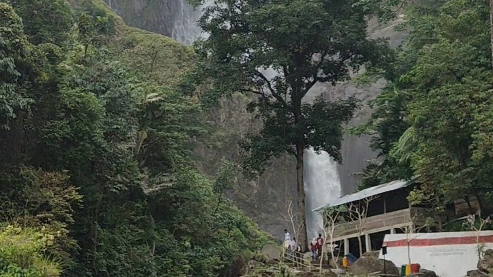 Menuai Berkah Bersama Energi Hijau di Air Terjun Ponot