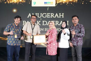 Konsisten Setor Pajak Hingga Rp1,8 Miliar, PDC Raih Penghargaan Bapenda Subang