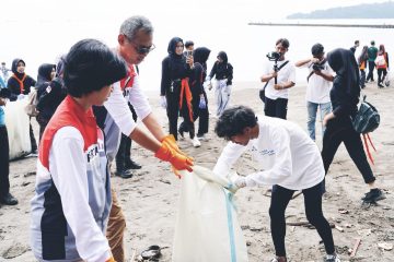 PTK Berhasil Angkut 6,23 Ton Sampah di Pesisir Cilacap