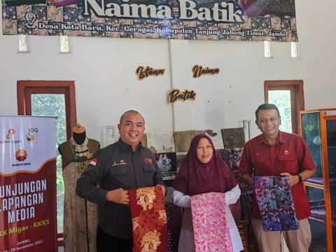 Mengembangkan Batik Tanjabtim ala Istana Naima