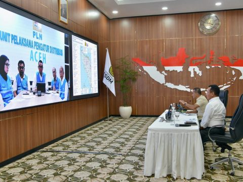 Selain Sampaikan Permohonan Maaf, Bahlil Minta PLN Segera Pulihkan Listrik Aceh