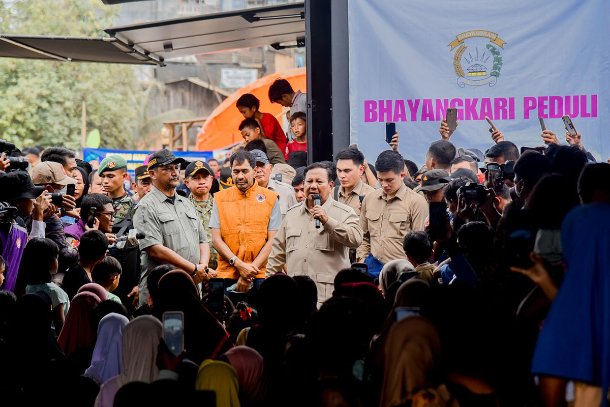 Kala Presiden Prabowo Ingatkan Bahaya Kerusakan Lingkungan ke Korban Bencana di Sumatra