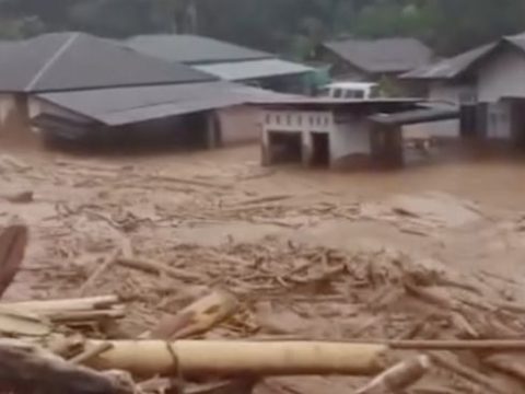 Sumatera Utara Dalam Bayang – Bayang Industri Ekstraktif, Antara Manfaat dan Kerusakan