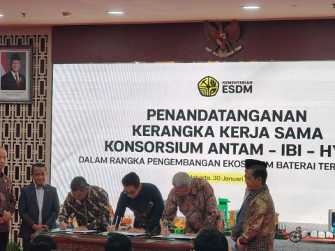 ANTAM Bersama IDI dan HYD Teken Kerja Sama Bangun Proyek Ekosistem Baterai Listrik Senilai US$6 Miliar