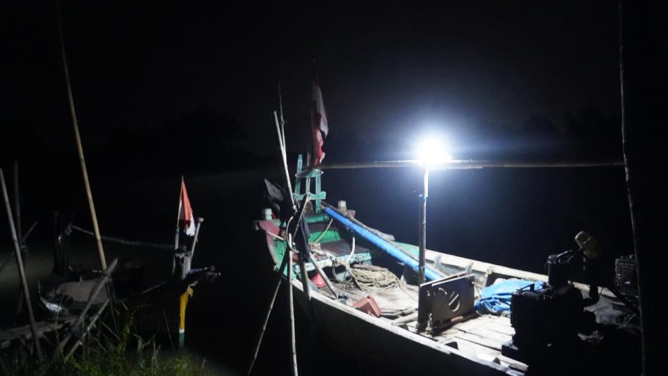 Inisiatif Pemanfaatan Energi Surya Pertamina NRE Hidupkan Pulau Sembur