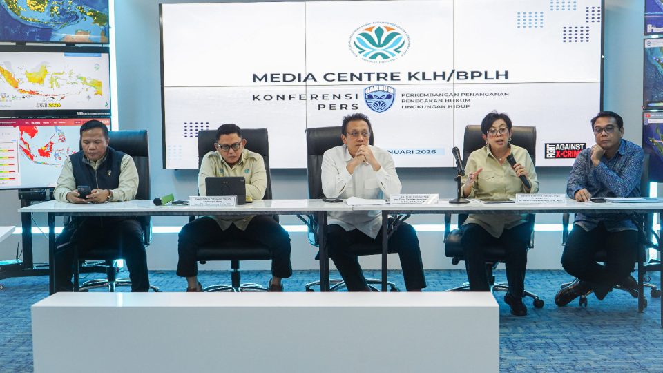 KLH Cabut Izin Lingkungan 28 Perusahaan di Sumatera