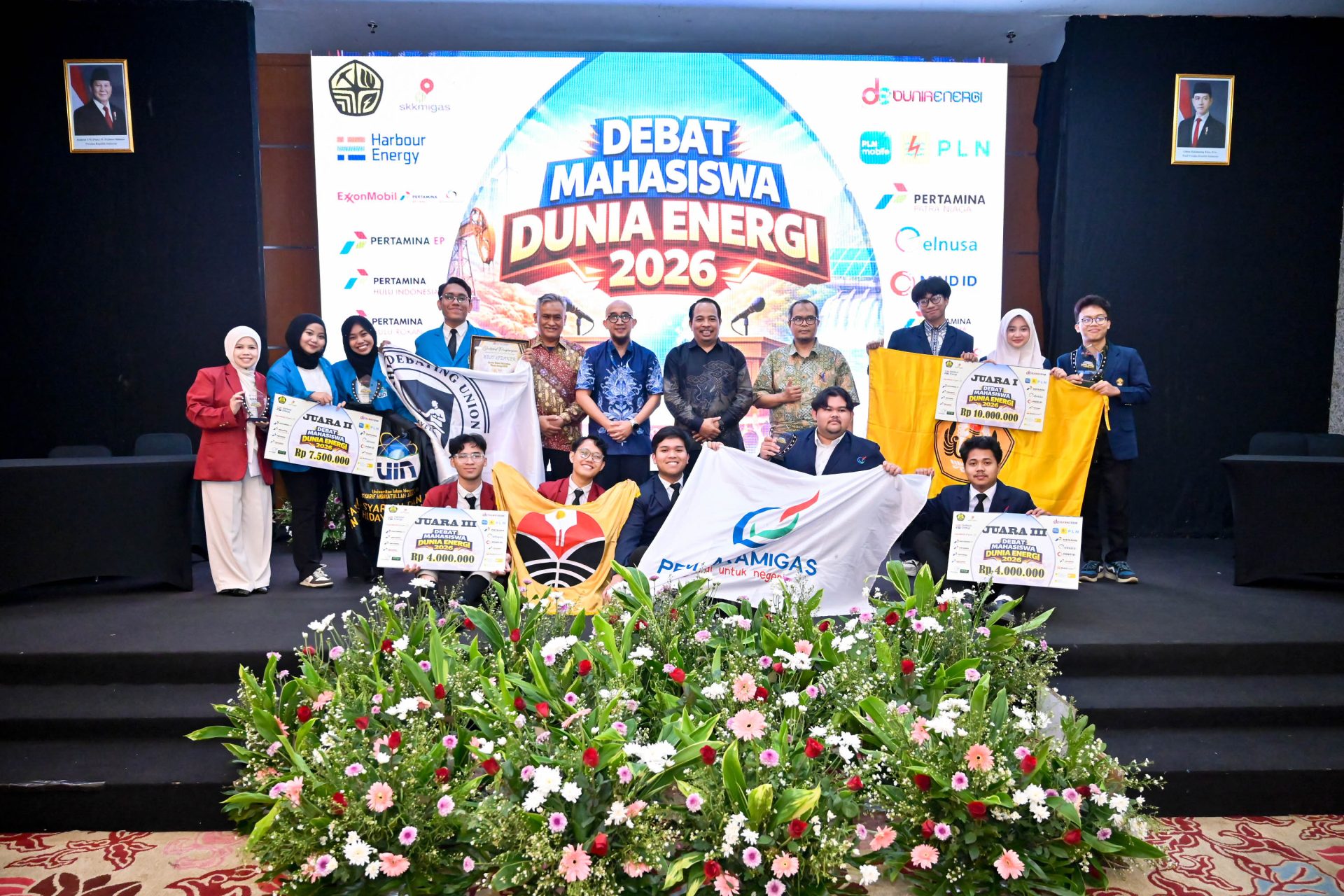 Tim UNPAD “Avatar Re-Earth” Juara I Lomba Debat Mahasiswa Dunia Energi 2026