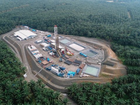 Teknologi Walking Rig Percepat Pengeboran Sumur BNG-079 di Sumatera Selatan