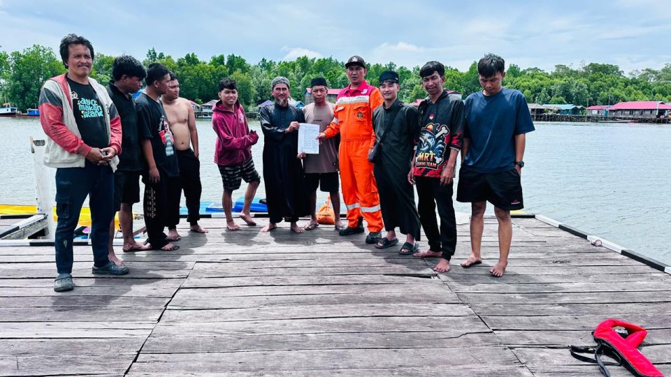 PHM Evakuasi Tujuh Nelayan Terombang-ambing Dua Hari di Selat Makassar