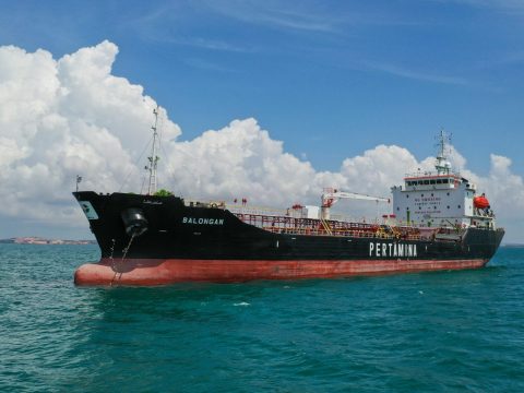 Peran Vital MT Balongan Suplai BBM ke Pelosok Indonesia