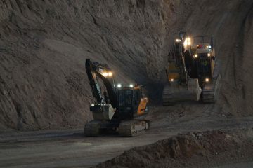 Tambah Cadangan, EMAS Mulai Bor 3 Kilometer ke Bawah Tanah