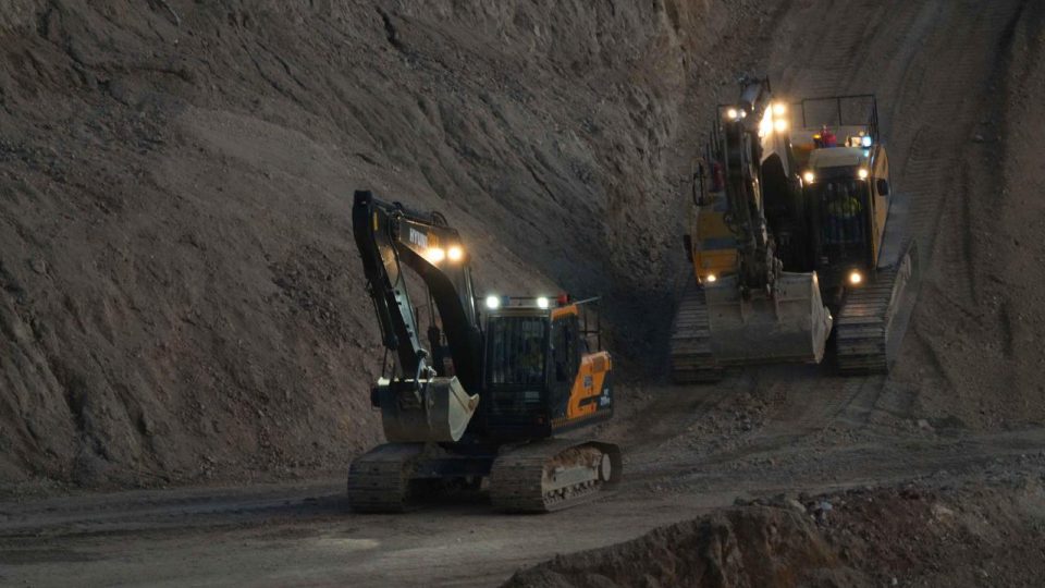 Tambah Cadangan, EMAS Mulai Bor 3 Kilometer ke Bawah Tanah