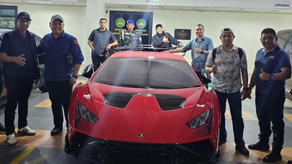 Lamborghini Milik Tersangka Tambang Ilegal Disita Kejagung
