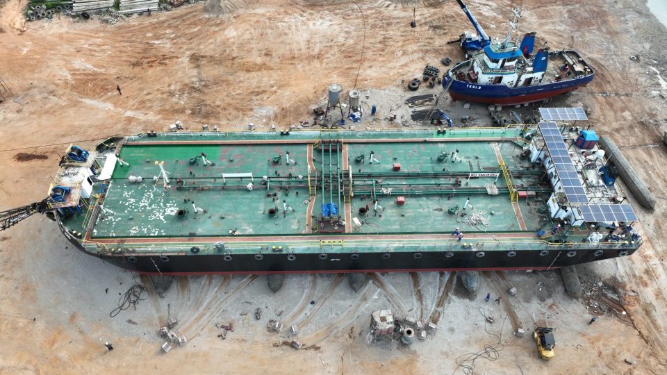 Pertamina NRE Dorong Dedieselisasi Maritim  Lewat PLTS di Kapal Angkut Minyak