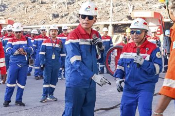 Komisaris Utama Pertamina Tinjau Keandalan Pasokan Energi di Nusa Tenggara Timur