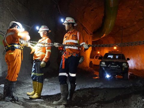 Sengketa Hak Pekerja Newcrest, Preseden Buruk Tata Kelola Divestasi Asing di Indonesia
