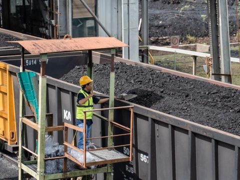 PTBA Jual 21,10 Juta Ton Batu Bara di Semester I 2026, Ekspor Naik 5 %