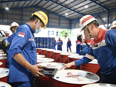 Jaga Ketersediaan Oli Nasional, Pertamina Lubricants Perkuat Pabrik Gresik Kapasitas 120.000 KL/Tahun