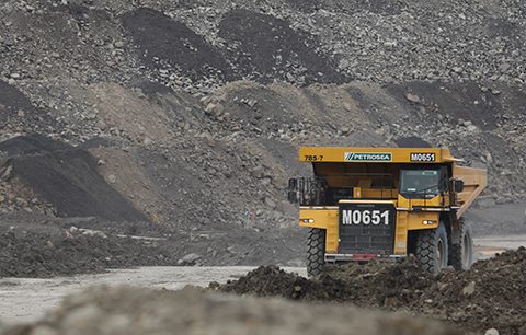 Dekarbonisasi Tambang, Petrosea Sewa Gardu Listrik CDIA untuk Elektrifikasi Kendaraan