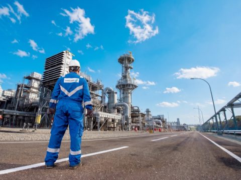 DSLNG Produksi Kondensat 2.200 BOPD Dikirim ke Chandra Asri