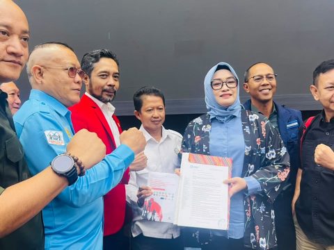 Serikat Pekerja PLN dan Forkom BUMN Serahkan Rekomendasi RUU Ketenagakerjaan ke DPR RI