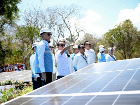 Proyek PLTS 100 GWp Bergulir, Bahlil : Buka Jutaan Lapangan Kerja