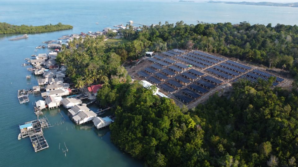 Dukung Program 100 GWp, PLTS Pertamina NRE Terangi Pulau Sembur
