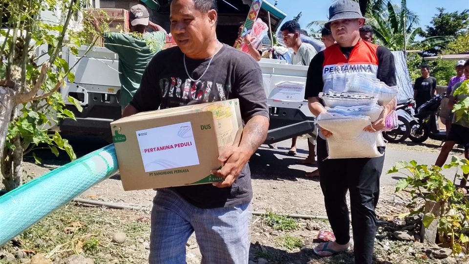 Bantu Warga Pulih, Pertamina NRE Salurkan Bantuan ke Watubaur NTT